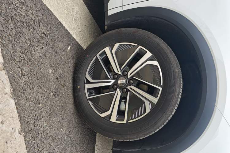 Used Geely Galaxy Xingjian 7 EM-i 2025 120km Exploration+ Version