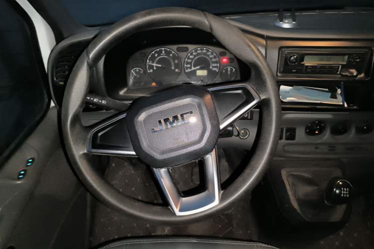 Used JMC Transit 2017 2.8T Commercial Version Short Wheelbase Mid-Roof 6/7/8-Seater JX493