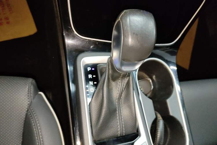 Used Hyundai Tucson 2020 280TGDi Two-Wheel-Drive GLS Fashion Edition China VI Standard Gear Lever