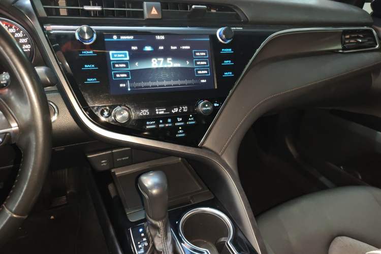 Used Toyota Camry 2019 2.0S FENGSHANG Version China VI Standard