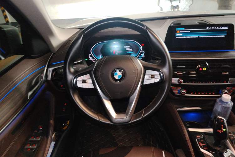 Used BMW 5 Series New Energy 2020 Mileage Upgrade Version 530Le Luxury Package Steering Wheel