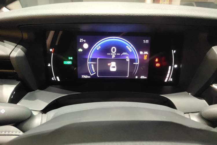 Used Toyota Camry 2026 Model Dual-Engine 2.0HSE Sport Lite Edition