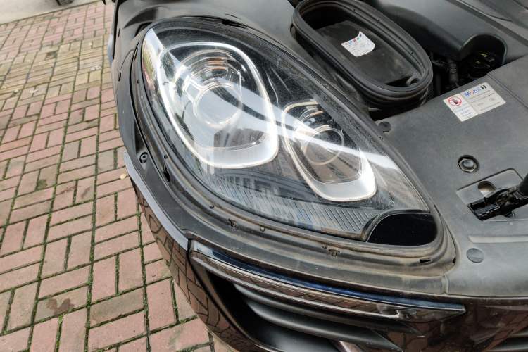 Used Porsche Macan 2014 Macan 2.0T Right Front Headlight