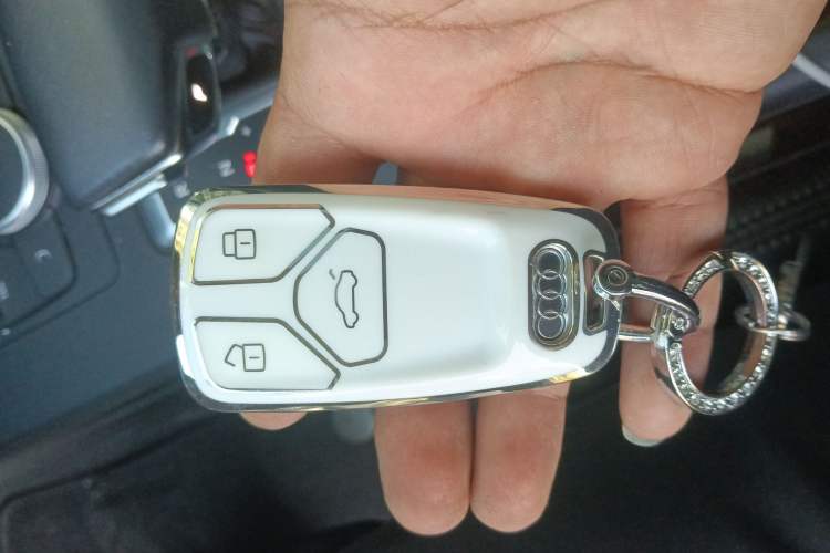 Used Audi Q5L 2018 40 TFSI Prestige Edition China VI Emission Standard
