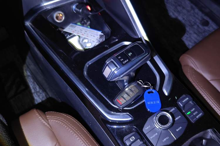 Used Haval H6 2017 Blue Label 2.0T Automatic Two-Wheel Drive Leading Model Gear Lever