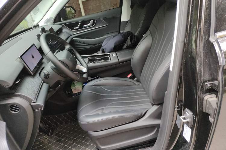 Used Chery Fengyun T9 2025 120 Long-Range Luxury Version 5 Seats Lithium Iron Phosphate Left Front Seat