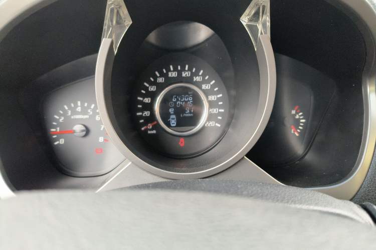 Used Huatai Santa Fe 2016 1.5T Gasoline Manual Two-Wheel Drive Smart Enjoyment i3 Model Instrument Cluster