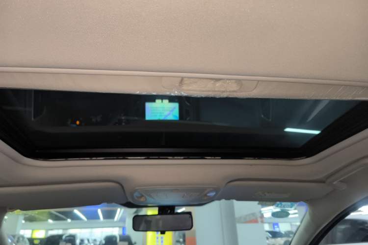 Used Ford Focus 2017 Hatchback 1.6L Automatic Fashion Edition Smart Drive Version
