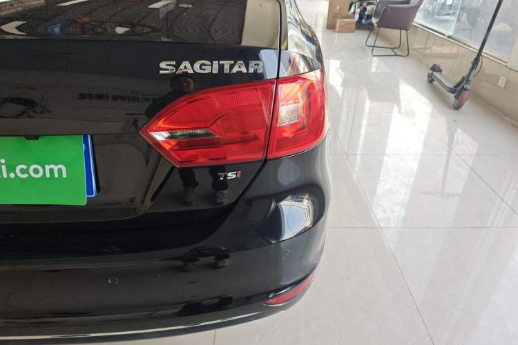 Used Volkswagen Sagitar 2014 Revised Version 1.4TSI Automatic Luxury Edition
