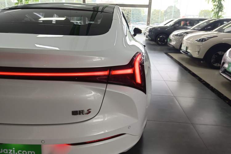 Used NETA S 2022 Extended-Range Version 1160 km Range Rear-Wheel-Drive Compact Edition