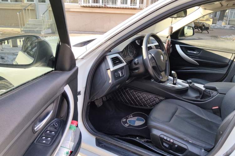 Used BMW 3 Series 2015 316Li Fashion Model