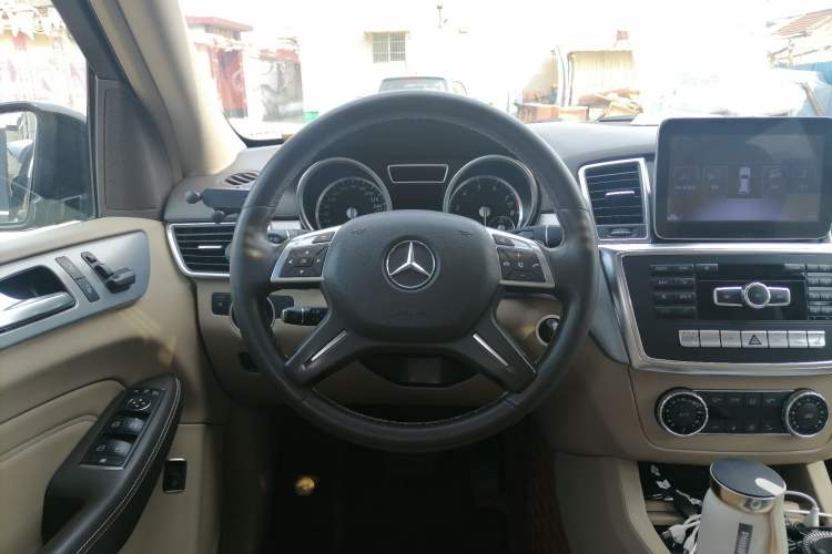 Used Mercedes-Benz M-Class 2014 ML 320 4MATIC