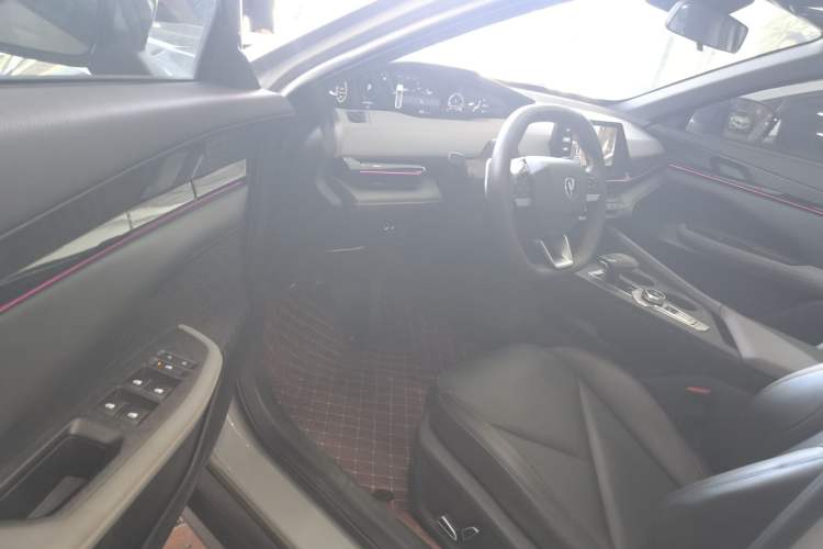 Used Changan UNI-V 2022 1.5T Prestige Version
