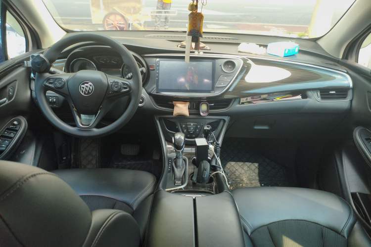 Used Buick Envision 2018 20T Two-Wheel-Drive Leading Model Center Console