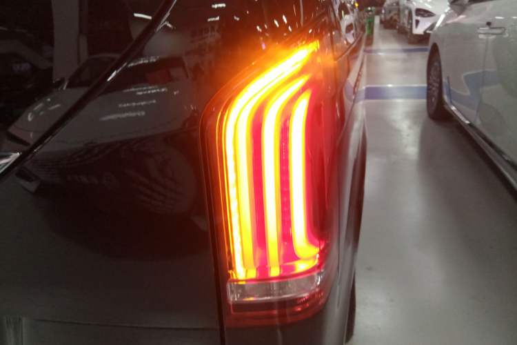 Used Mercedes-Benz V-Class 2018 V 260 Prestige Edition China VI