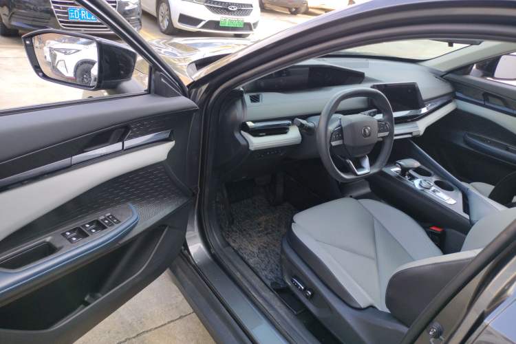 Used Changan UNI-V iDD 2023 ZhiDian iDD 1.5T 113km ZhiKu Model