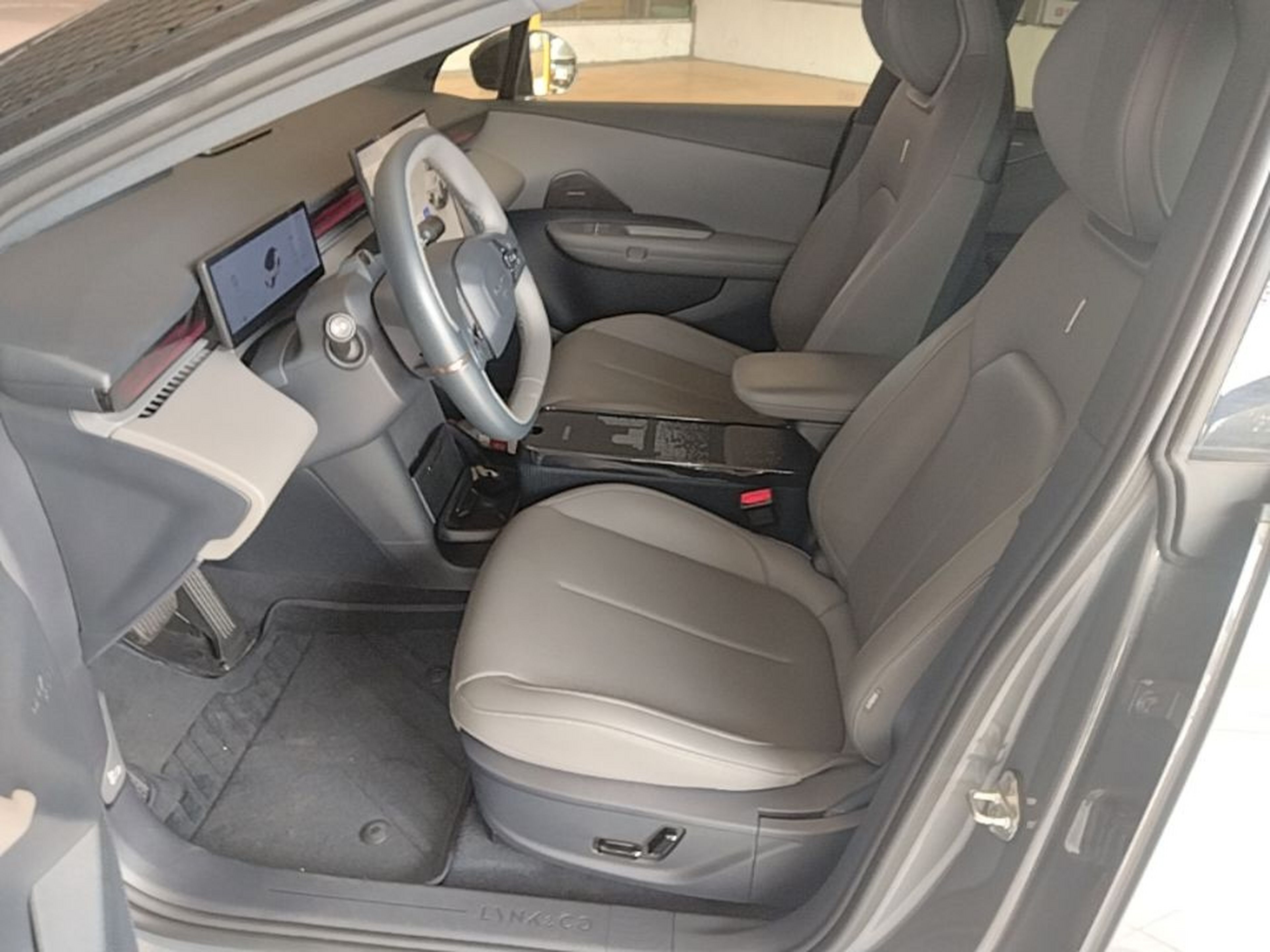 Vordere Reihe im Auto