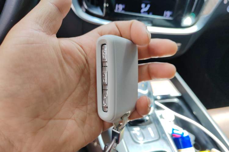 Used Volvo S60 2022 B4 Zhiyuan Luxury Edition Vehicle Key