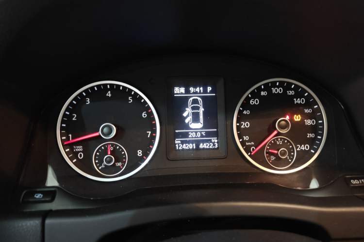 Used Volkswagen Tiguan 2012 1.8TSI Automatic All-Wheel Drive Elite Edition Instrument Cluster