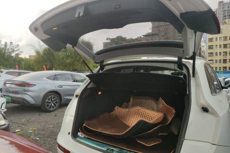 Used Audi Q5 2015 40 TFSI Comfort Model Trunk