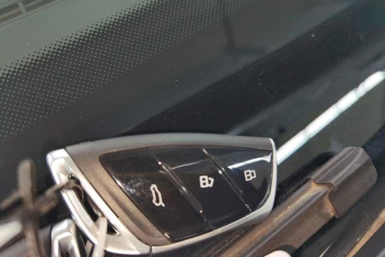 Used SAIC MAXUS G50 PHEV 2025 Leading Edition
