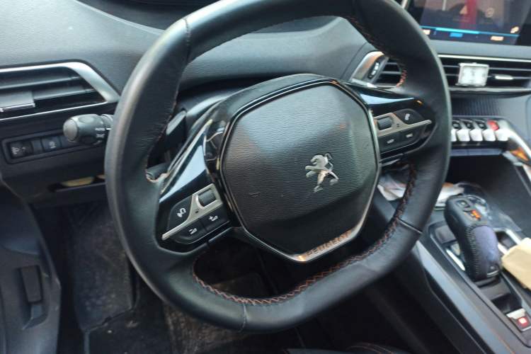 Used Peugeot 5008 2017 350THP 7-Seater Elite Edition Steering Wheel