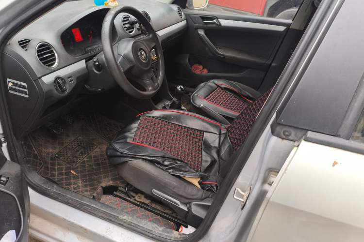 Used Volkswagen Jetta 2015 Zhuihui Edition 1.6L Manual Comfort Model Left Front Seat