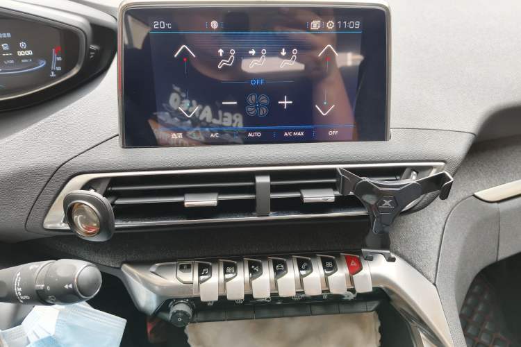 Used Peugeot 4008 2017 380THP Luxury Edition Audio And AC Panel