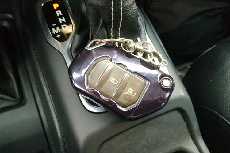 Used Jeep Wrangler 2019 2.0T Sahara Four-Door Version China VI Emission Standard