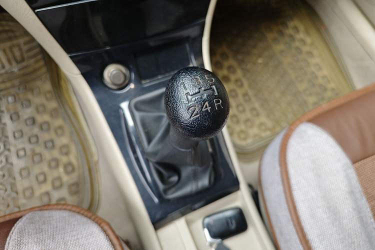 Used BYD F3 2013 Energy-Efficient Model 1.5L Manual Comfort Version Gear Lever