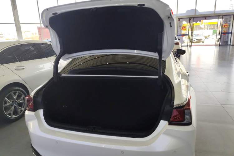 Used Lexus ES 2023 200 Excellence Edition