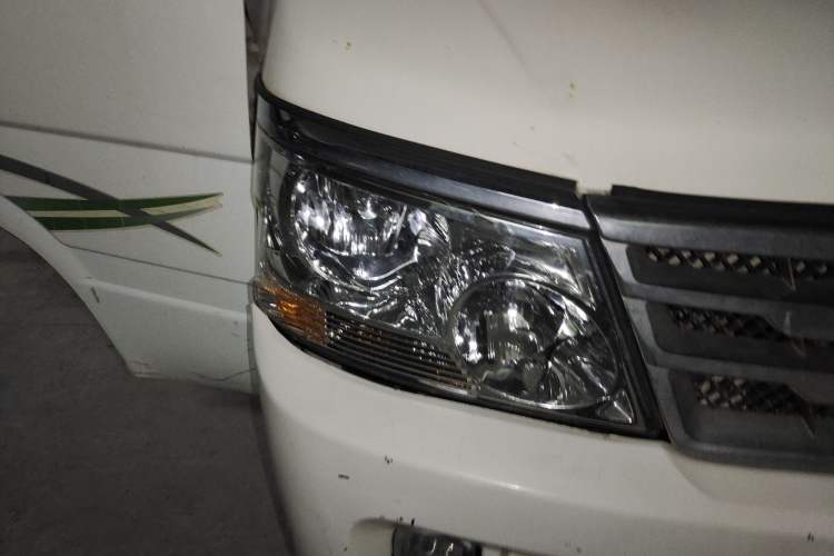 Used Jinbei Hiace 2016 2.0L Express Series Standard Version V19
