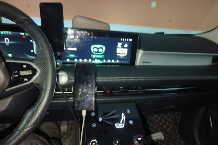 Used NETA U 2022 Zhi 400 Lithium Iron Phosphate Audio And AC Panel