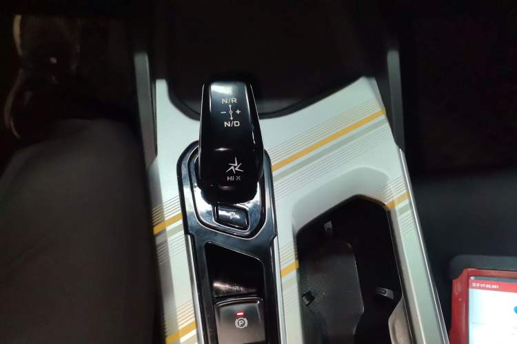 Used Geely Auto Emgrand L HiP 2024 Champion Edition 1.5TD-DHT Pro 100KM Superior Model Gear Lever