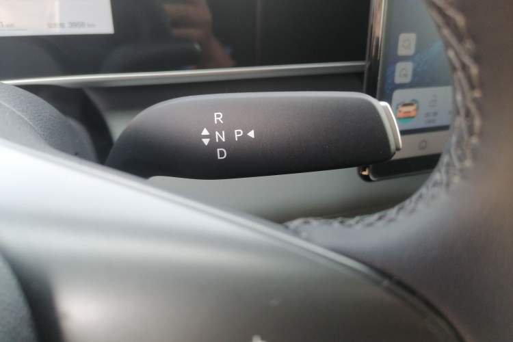 Used BYD Qin L 2026 DM-i 128KM Leading Edition Gear Lever