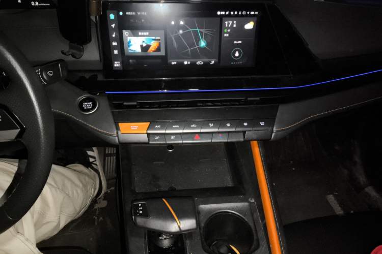 Used CHANGAN UNI-V 2022 1.5T Prestige Version Audio And AC Panel