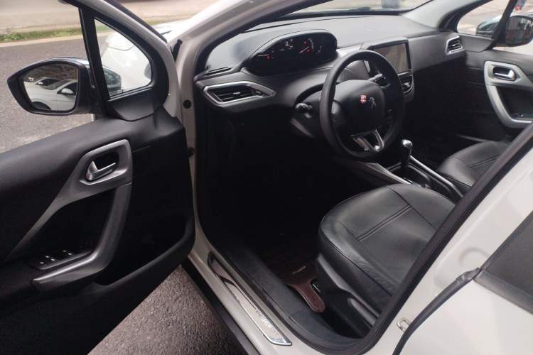 Used Peugeot 2008 2015 1.6L Automatic Playcool Edition
