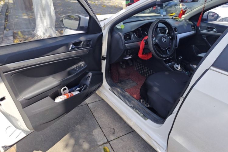 Used Volkswagen Lavida 2017 1.6L Manual Comfort Edition