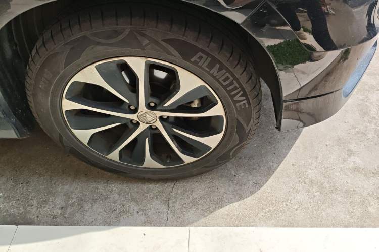 Used Honda Avancier 2017 240TURBO Two-Wheel Drive Premium Edition Right Front Wheel Hub