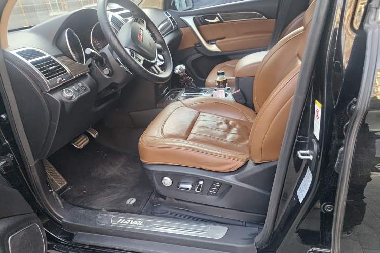 Used Haval H9 2015 2.0T Four-Wheel Drive Luxury 7-Seater
