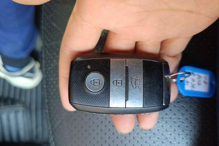 Used Kia Sorento 2013 2.4L 7-Seater Gasoline Luxury Version China IV Standard
