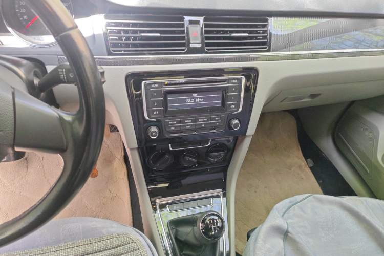 Used Volkswagen Bora 2014 1.6L Manual Fashion Edition