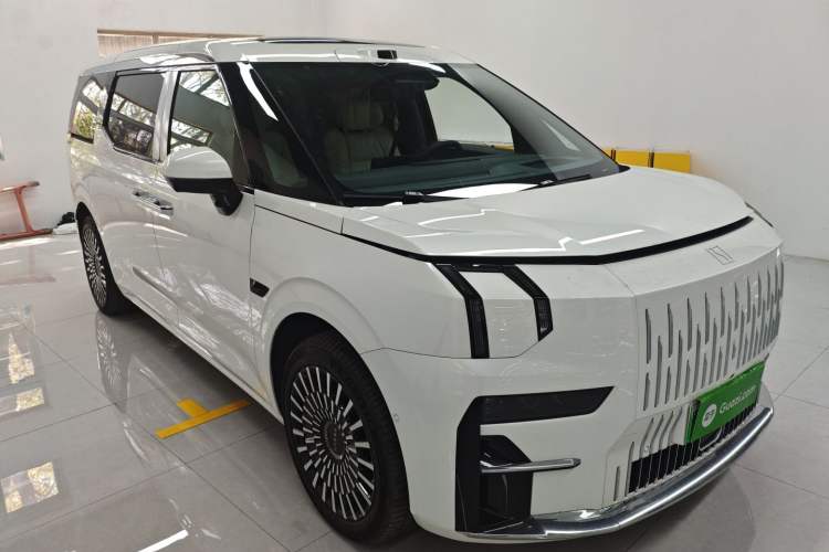 Used Zeekr 009 2024 7-Seater Walk-Through Version Four-Wheel Drive 108 kWh
