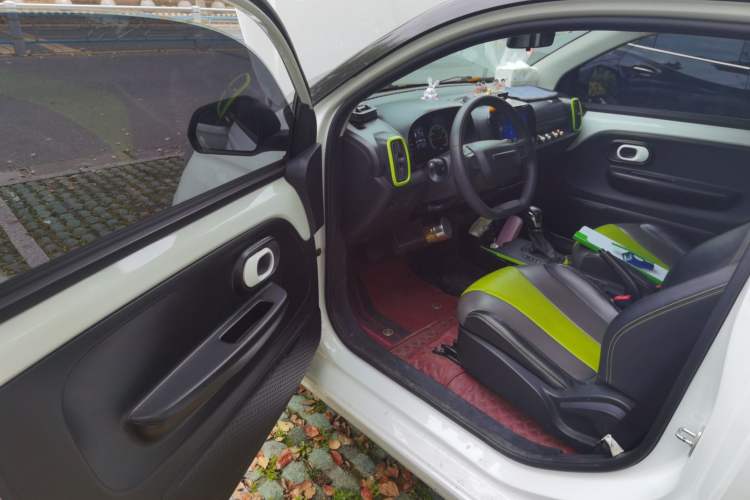 Used Roewe Clever 2021 302 km New Four-Seater Super-Efficient Version