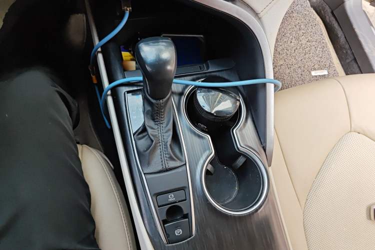 Used Toyota Camry 2021 2.0G Luxury Edition
