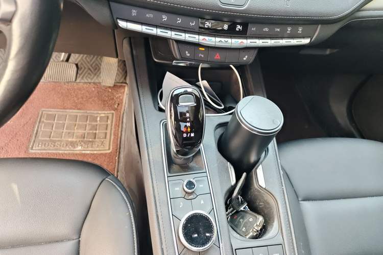 Used Cadillac XT4 2020 28T Two-Wheel-Drive Leading Version
