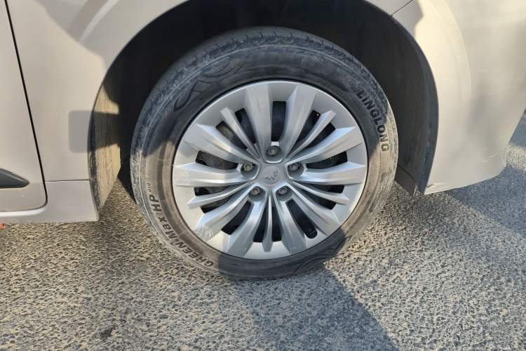 Used Wuling Jiachen 2022 1.5L Manual Enjoyment Elite Model
