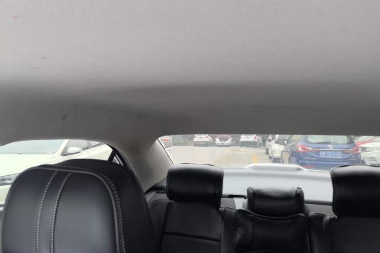 Used Volkswagen Jetta 2015 Value Edition 1.6L Manual Fashionable Style Headliner