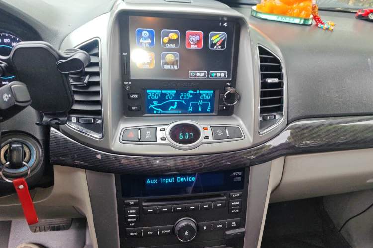 Used Chevrolet Captiva 2014 2.4L 4x4 Luxury Edition 5 Seats Audio And AC Panel