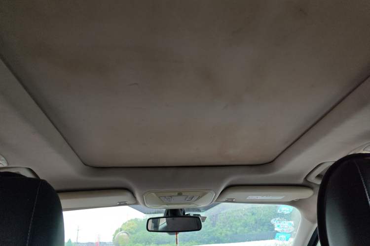 Used Ford Kuga 2013 1.6L GTDi Two-Wheel-Drive Trend Model Headliner